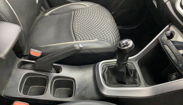 2021 Maruti S Cross ZETA 1.5, Petrol, Manual, 72,737 km, Gear Lever