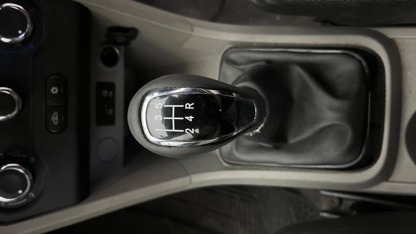 2018 Tata Tiago XZ PETROL, Petrol, Manual, 41,610 km, Gear Lever