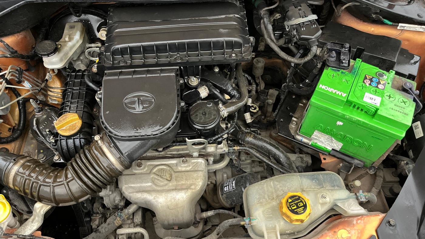 2018 Tata Tiago XZ PETROL, Petrol, Manual, 41,610 km, Engine View