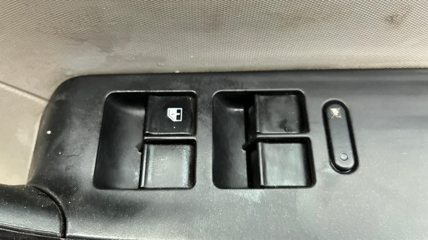 2018 Tata Tiago XZ PETROL, Petrol, Manual, 41,610 km, Driver Side Door Panels Control