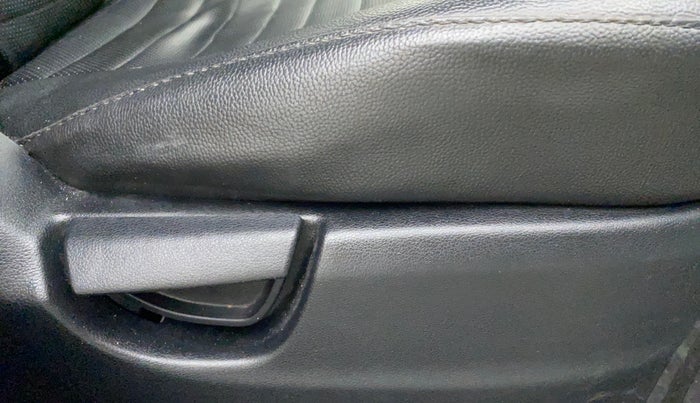 2018 Hyundai NEW SANTRO SPORTZ AMT, Petrol, Automatic, 27,291 km, Driver Side Adjustment Panel