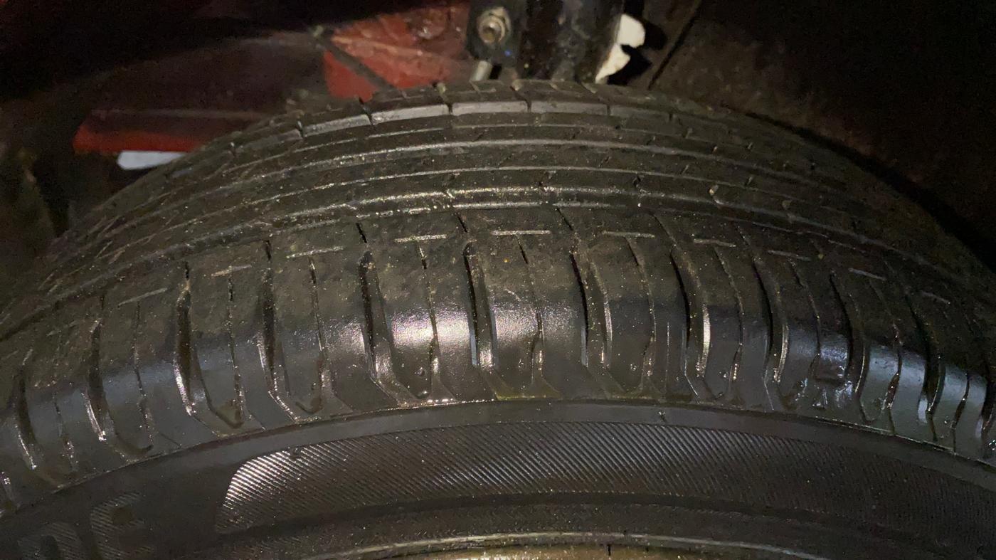 2015 Maruti Baleno DELTA PETROL 1.2, Petrol, Manual, 63,367 km, Left Front Tyre Tread