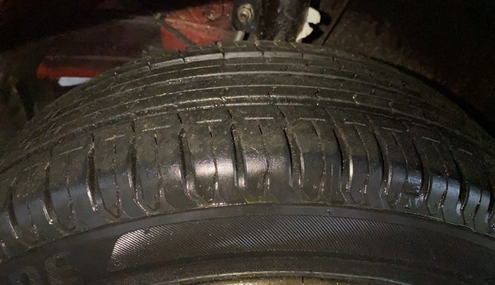 2015 Maruti Baleno DELTA PETROL 1.2, Petrol, Manual, 63,334 km, Left Front Tyre Tread