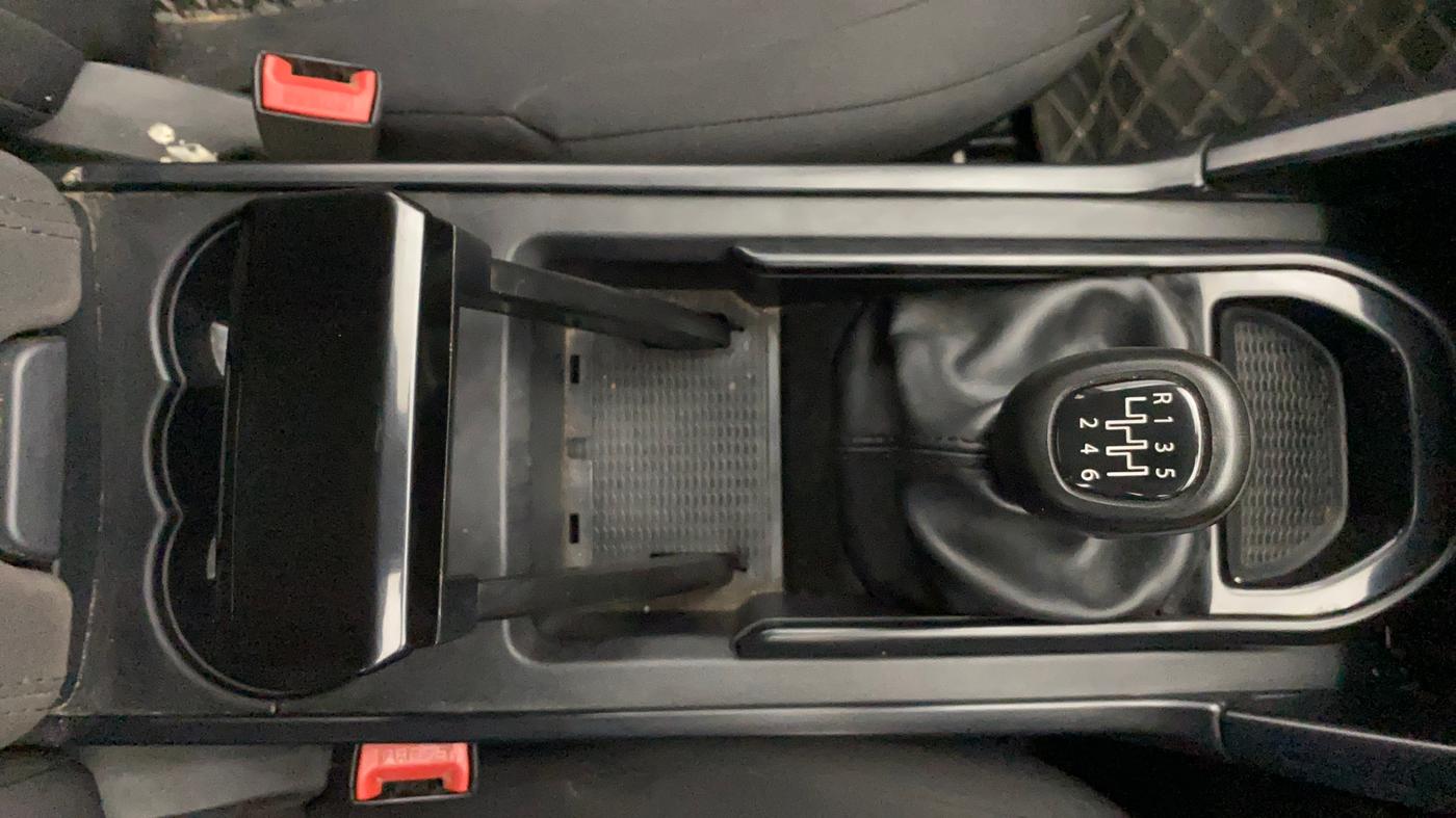 2022 Tata Safari XM SUNROOF, Diesel, Manual, 45,578 km, Gear Lever