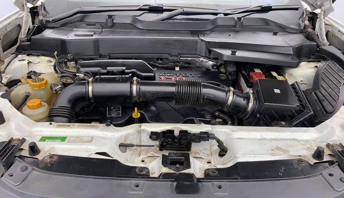2022 Tata Safari XM SUNROOF, Diesel, Manual, 45,578 km, Engine View