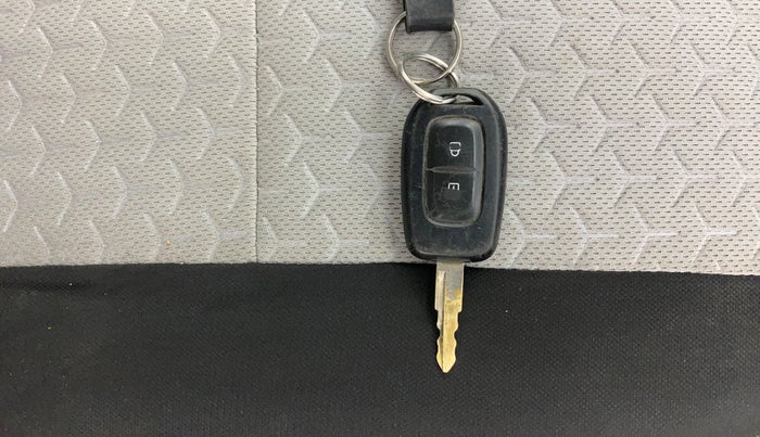 2020 Datsun Redi Go T(O) 1.0 AMT, Petrol, Automatic, 50,080 km, Key Close Up