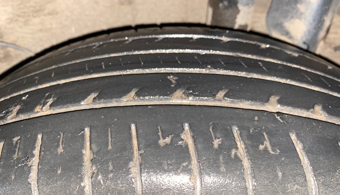 2022 KIA SONET HTE 1.5, Diesel, Manual, 35,394 km, Left Rear Tyre Tread