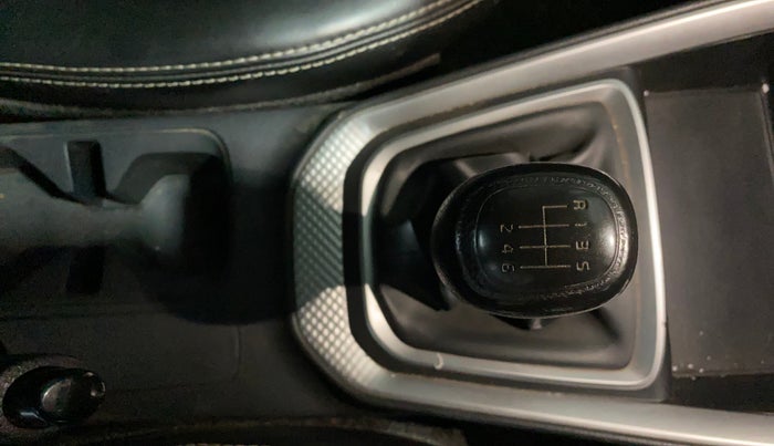 2022 KIA SONET HTE 1.5, Diesel, Manual, 35,394 km, Gear Lever