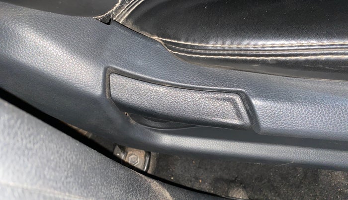 2022 KIA SONET HTE 1.5, Diesel, Manual, 35,394 km, Driver Side Adjustment Panel