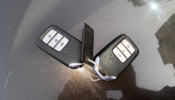 2018 Honda City 1.5L I-VTEC ZX CVT, CNG, Automatic, 97,526 km, Key Close Up