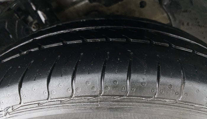 2020 Ford FREESTYLE TITANIUM 1.2 TI-VCT MT, Petrol, Manual, 33,341 km, Right Front Tyre Tread