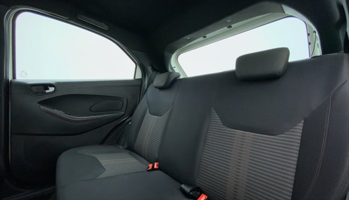 2020 Ford FREESTYLE TITANIUM 1.2 TI-VCT MT, Petrol, Manual, 33,341 km, Right Side Rear Door Cabin