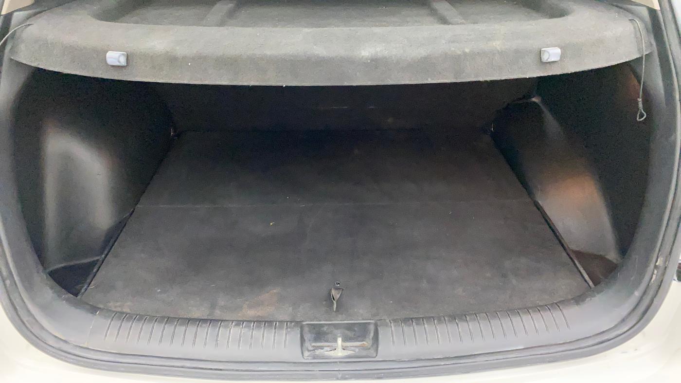 2015 Hyundai Creta S 1.6 PETROL, Petrol, Manual, 28,686 km, Boot Inside