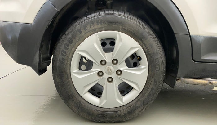 2015 Hyundai Creta S 1.6 PETROL, Petrol, Manual, 28,686 km, Right Rear Wheel