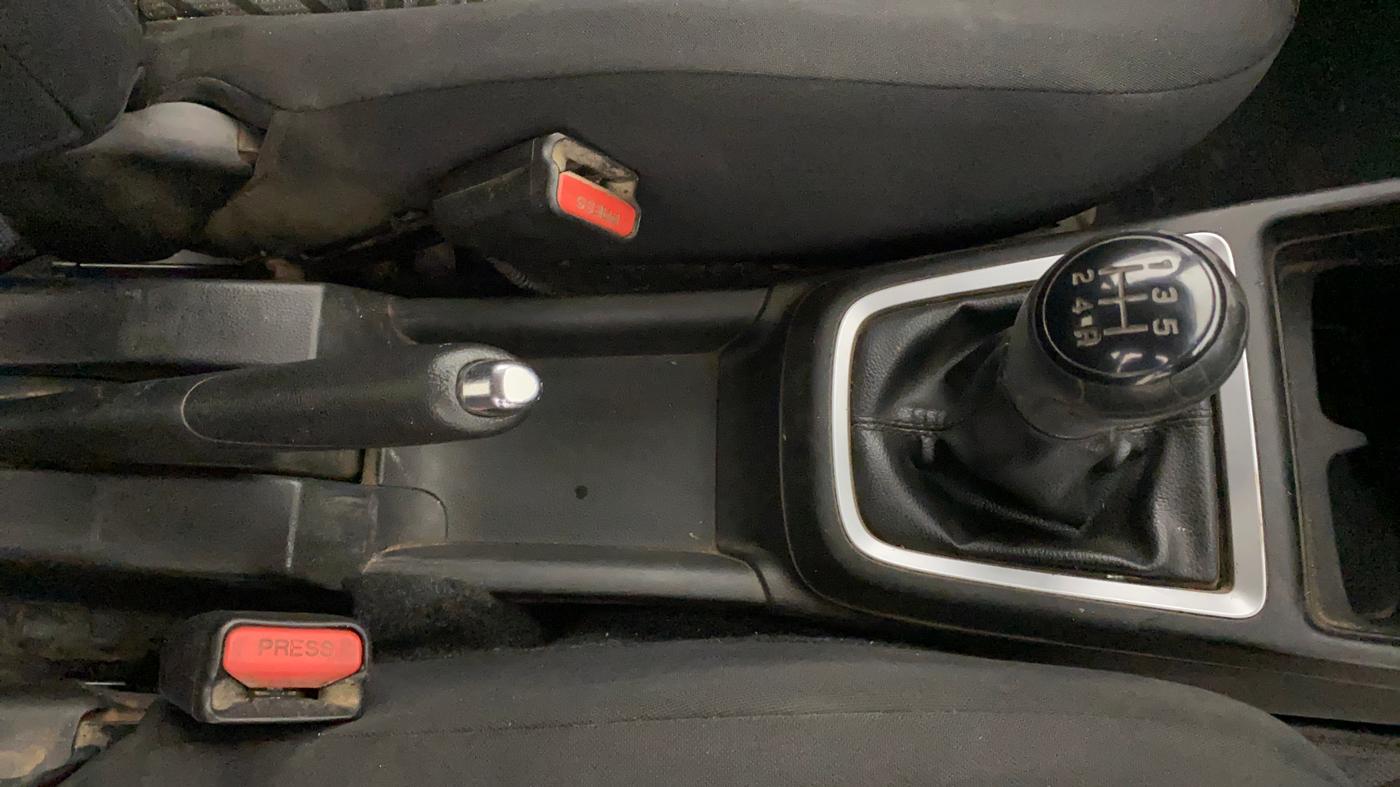 2022 Maruti Swift VXI, Petrol, Manual, 64,983 km, Gear Lever