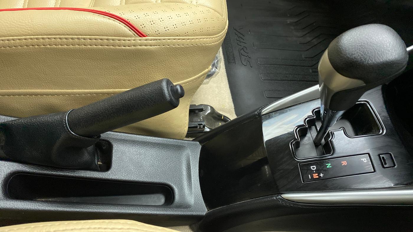 2018 Toyota YARIS G CVT, Petrol, Automatic, 14,875 km, Gear Lever