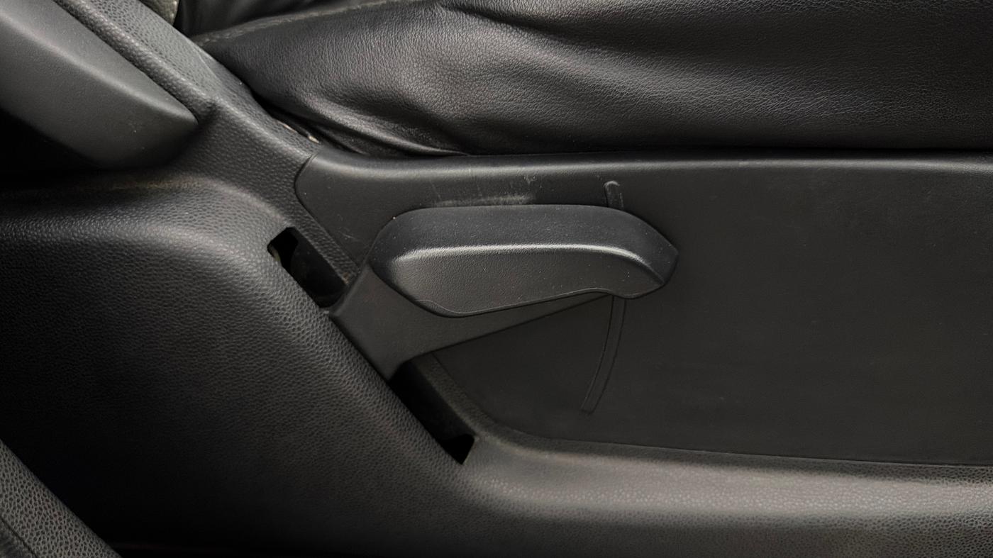 2018 Ford Ecosport TREND + 1.5L PETROL AT, Petrol, Automatic, 97,413 km, Driver Side Adjustment Panel