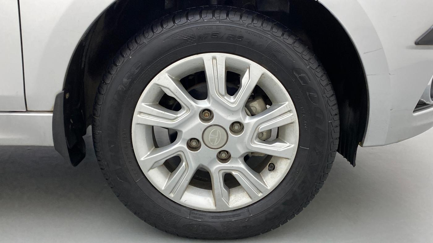 2018 Tata Tiago XZA 1.2 REVOTRON, Petrol, Automatic, 7,048 km, Right Front Wheel