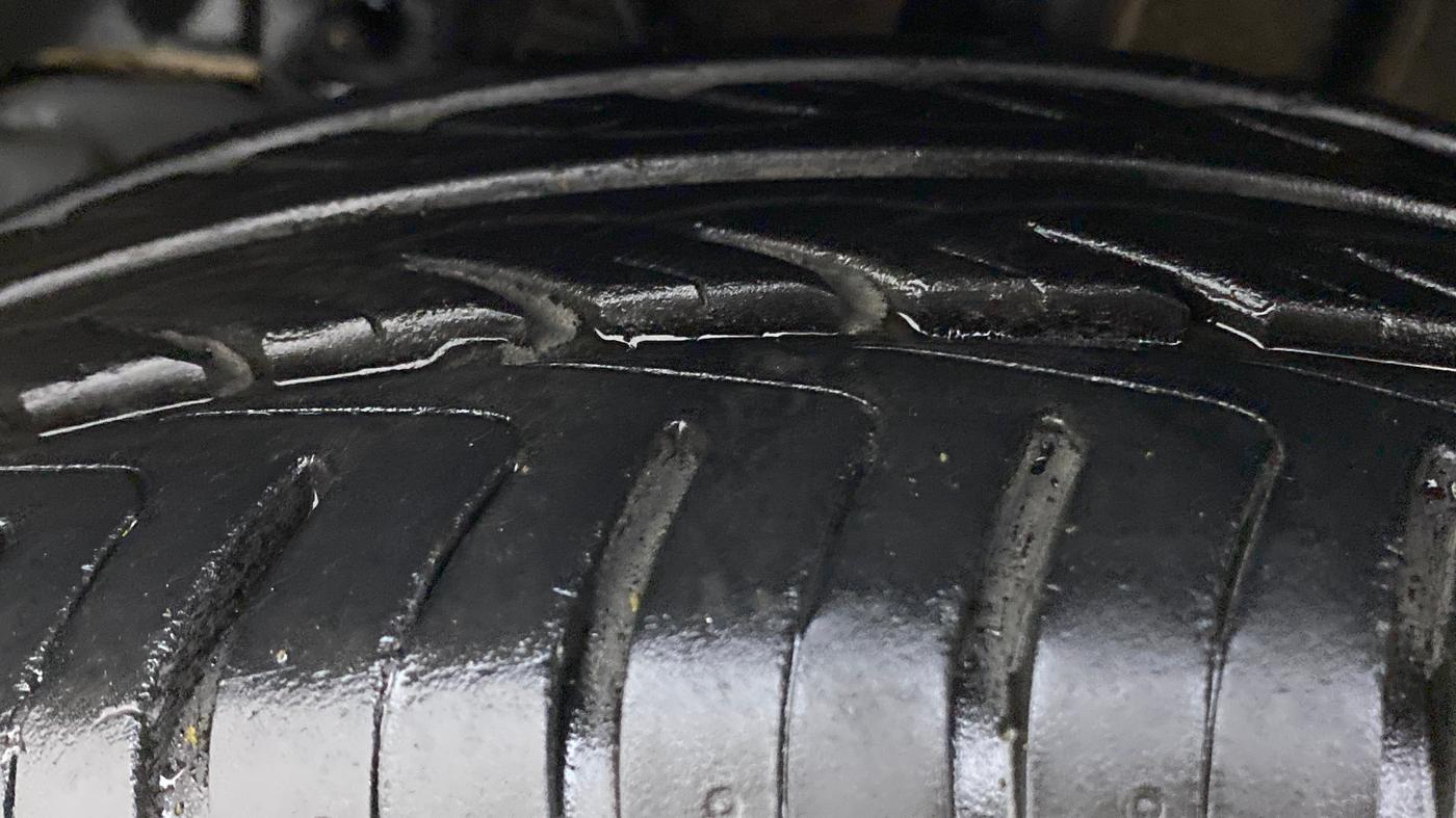 2018 Tata Tiago XZA 1.2 REVOTRON, Petrol, Automatic, 7,048 km, Left Front Tyre Tread