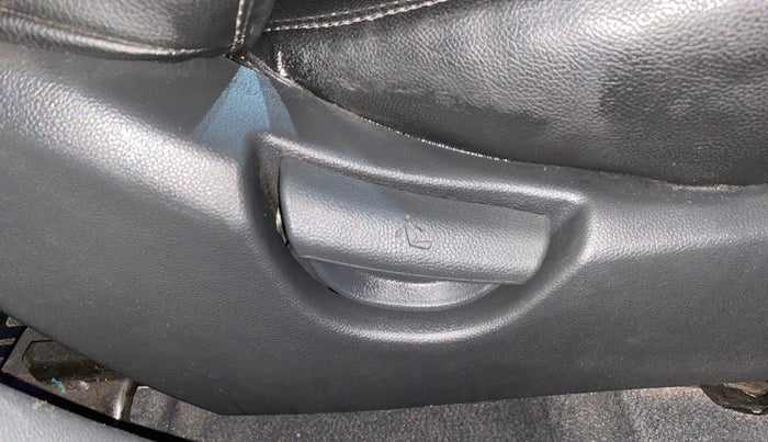 2018 Hyundai Grand i10 MAGNA 1.2 KAPPA VTVT, Petrol, Manual, 34,926 km, Driver Side Adjustment Panel