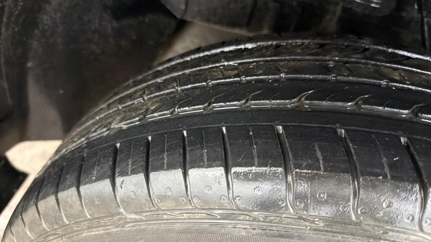 2018 Tata NEXON XT PETROL, Petrol, Manual, 28,953 km, Right Rear Tyre Tread