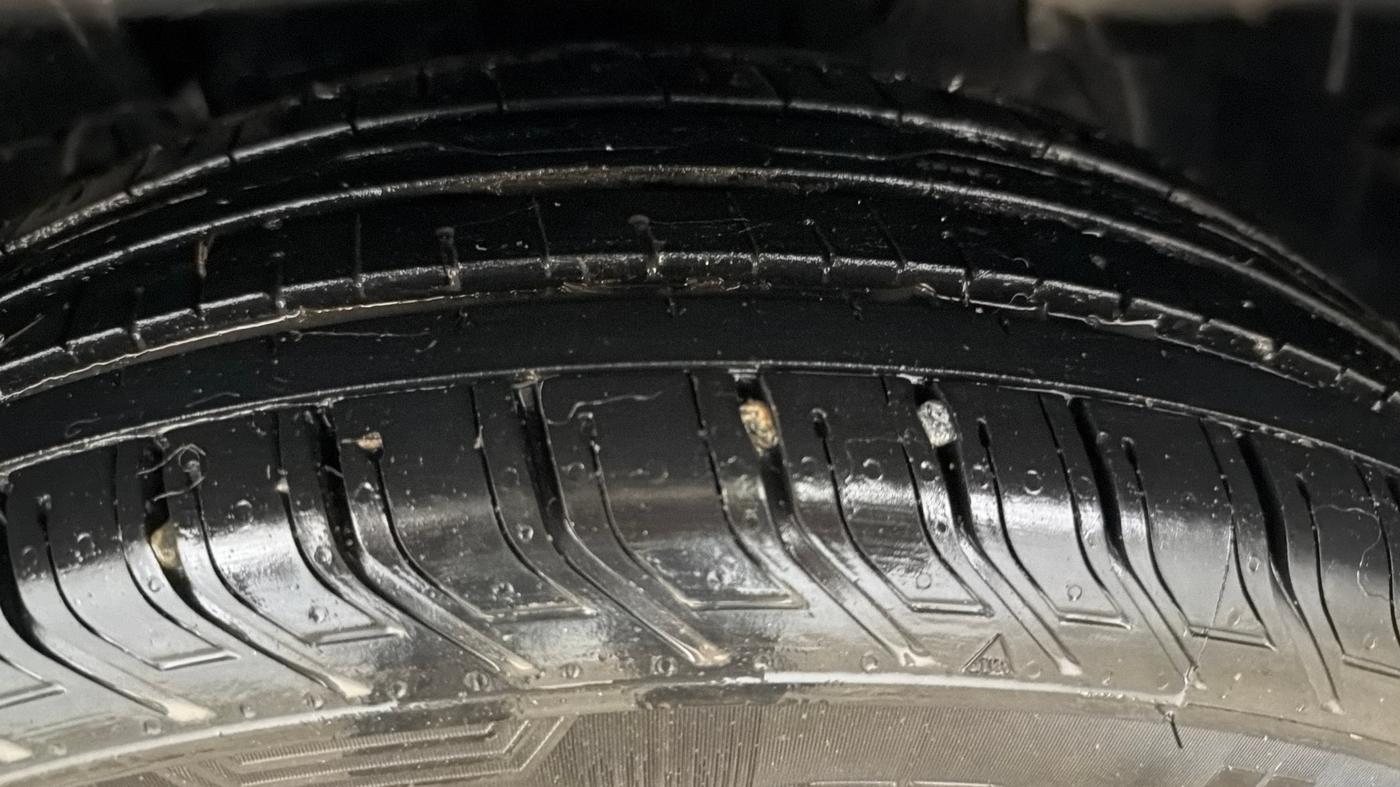 2018 Tata NEXON XT PETROL, Petrol, Manual, 28,953 km, Left Front Tyre Tread
