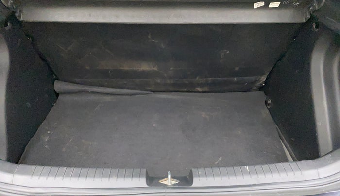 2015 Hyundai Elite i20 MAGNA 1.2, Petrol, Manual, 35,871 km, Boot Inside