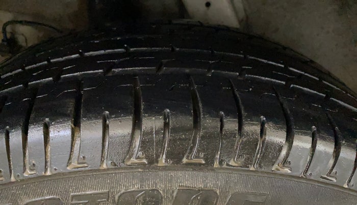 2021 Hyundai VENUE S+ 1.2, Petrol, Manual, 67,701 km, Right Rear Tyre Tread