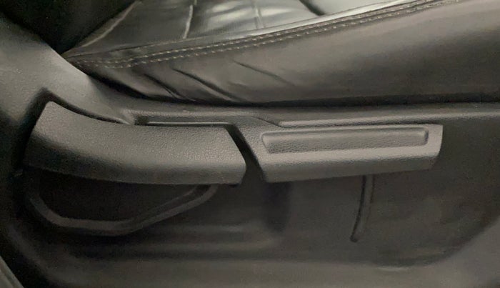 2021 Hyundai VENUE S+ 1.2, Petrol, Manual, 67,701 km, Driver Side Adjustment Panel