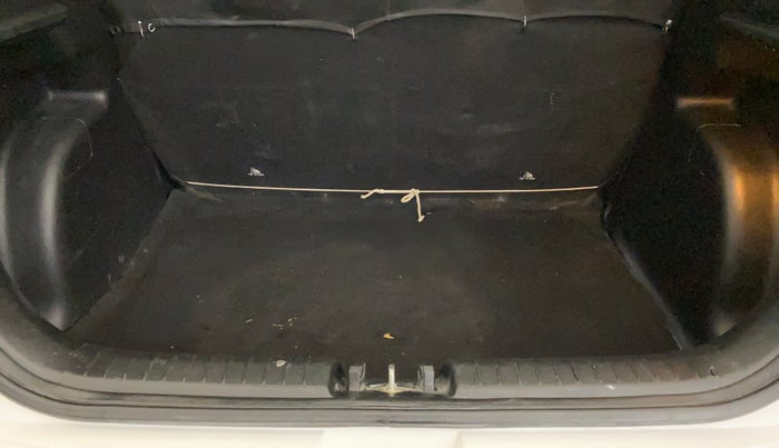 2021 Hyundai VENUE S+ 1.2, Petrol, Manual, 67,701 km, Boot Inside