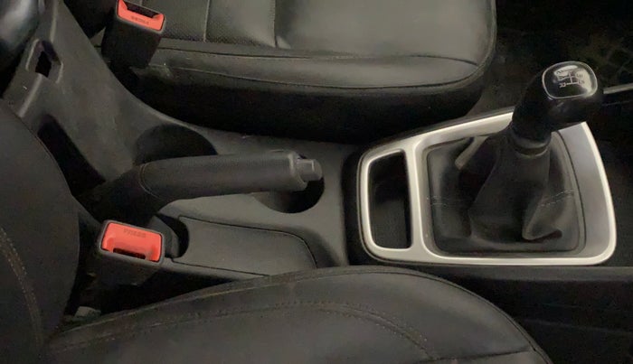 2021 Hyundai VENUE S+ 1.2, Petrol, Manual, 67,701 km, Gear Lever