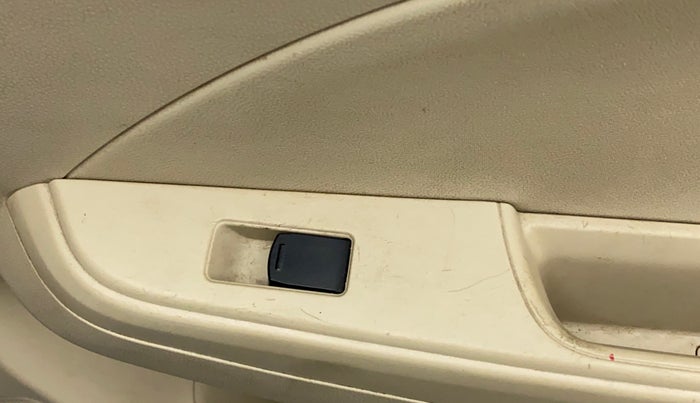2019 Maruti Dzire VXI, Petrol, Manual, 42,110 km, Right rear window switch / handle - Switch/handle not functional