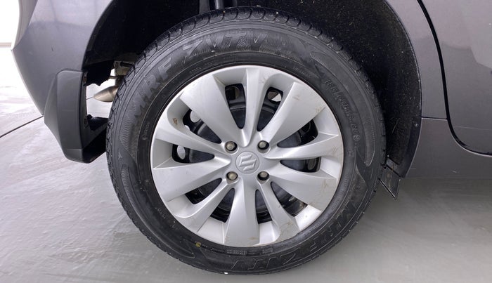 2017 Maruti Baleno DELTA PETROL 1.2, Petrol, Manual, 25,405 km, Right Rear Wheel