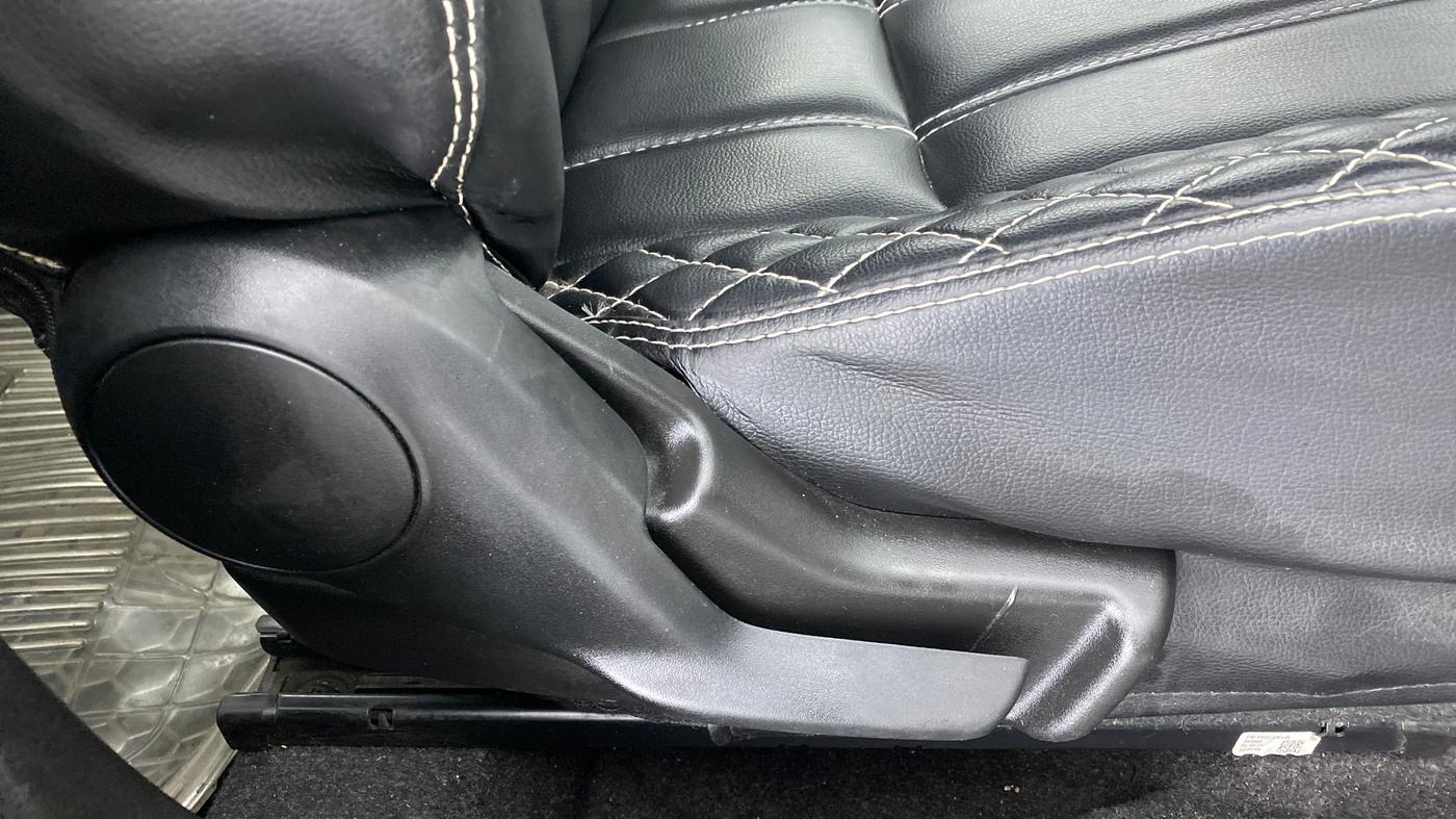 2017 Maruti Baleno DELTA PETROL 1.2, Petrol, Manual, 25,405 km, Driver Side Adjustment Panel