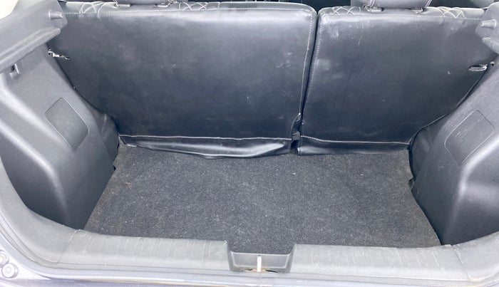 2017 Maruti Baleno DELTA PETROL 1.2, Petrol, Manual, 25,405 km, Dicky (Boot door) - Parcel tray missing