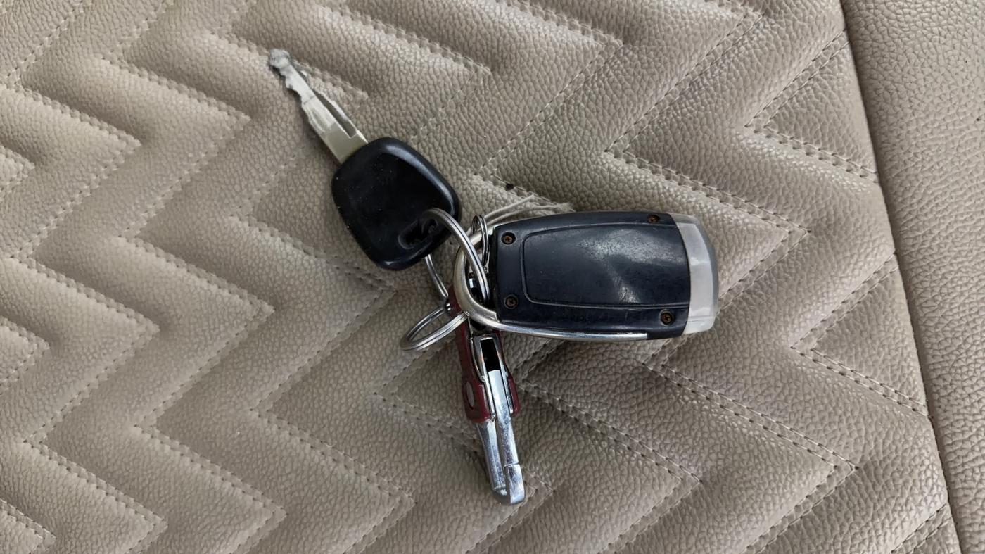 2021 Maruti Dzire LXI, Petrol, Manual, 39,650 km, Key Close Up