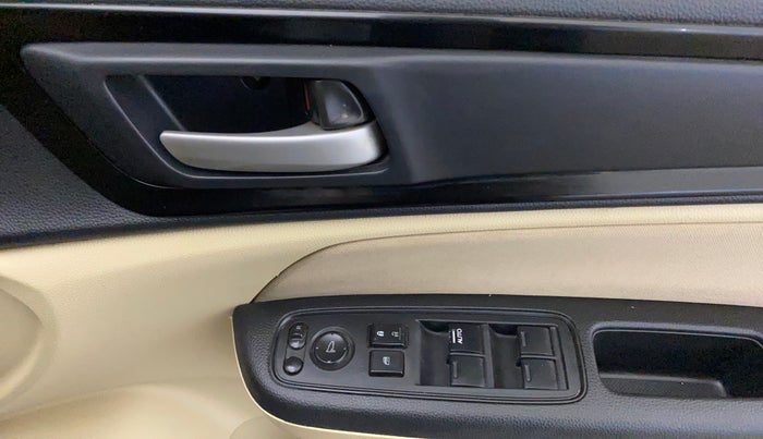 2021 Honda Amaze 1.2L I-VTEC S, CNG, Manual, 39,068 km, Driver Side Door Panels Control