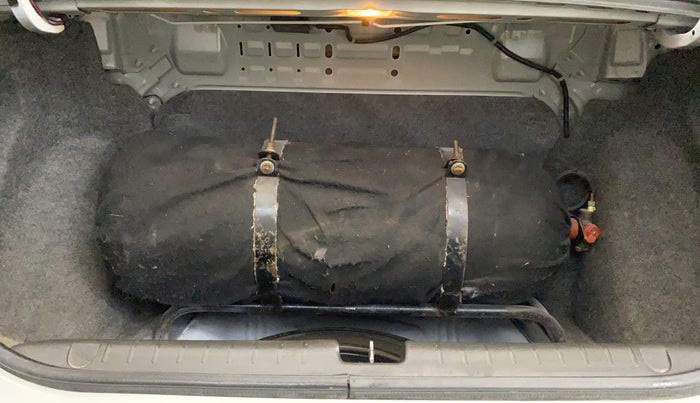 2021 Honda Amaze 1.2L I-VTEC S, CNG, Manual, 39,068 km, Boot Inside