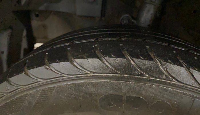 2021 Honda Amaze 1.2L I-VTEC S, CNG, Manual, 39,068 km, Left Front Tyre Tread