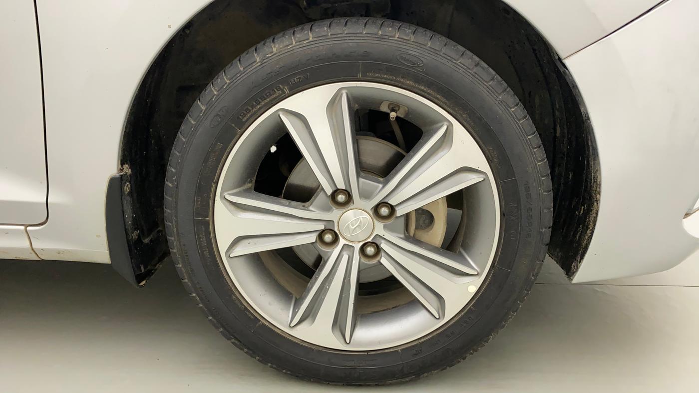2017 Hyundai Verna 1.6 VTVT SX, Petrol, Manual, 89,581 km, Right Front Wheel