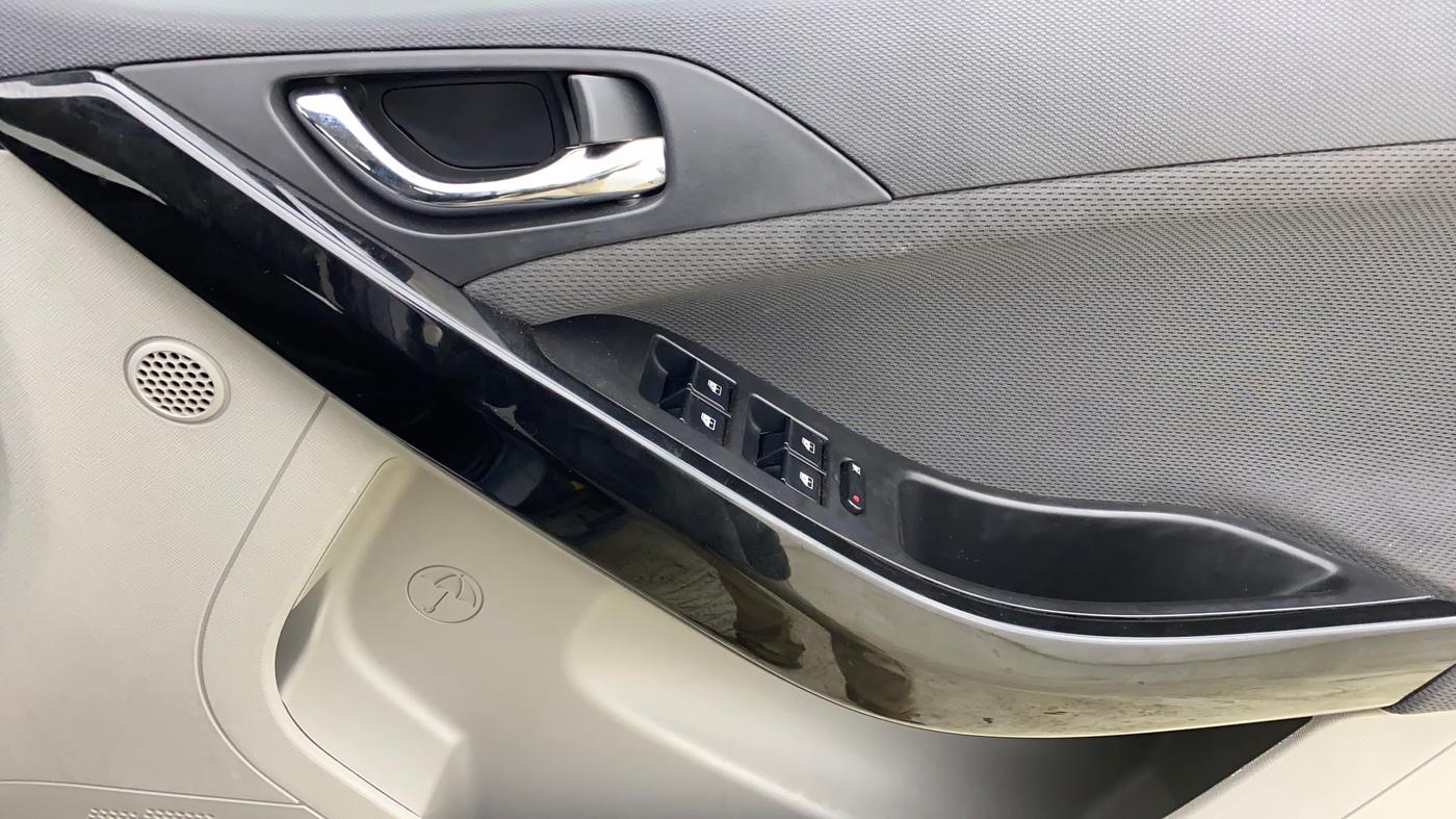 2018 Tata NEXON XZ PETROL, Petrol, Manual, 53,738 km, Driver Side Door Panels Control