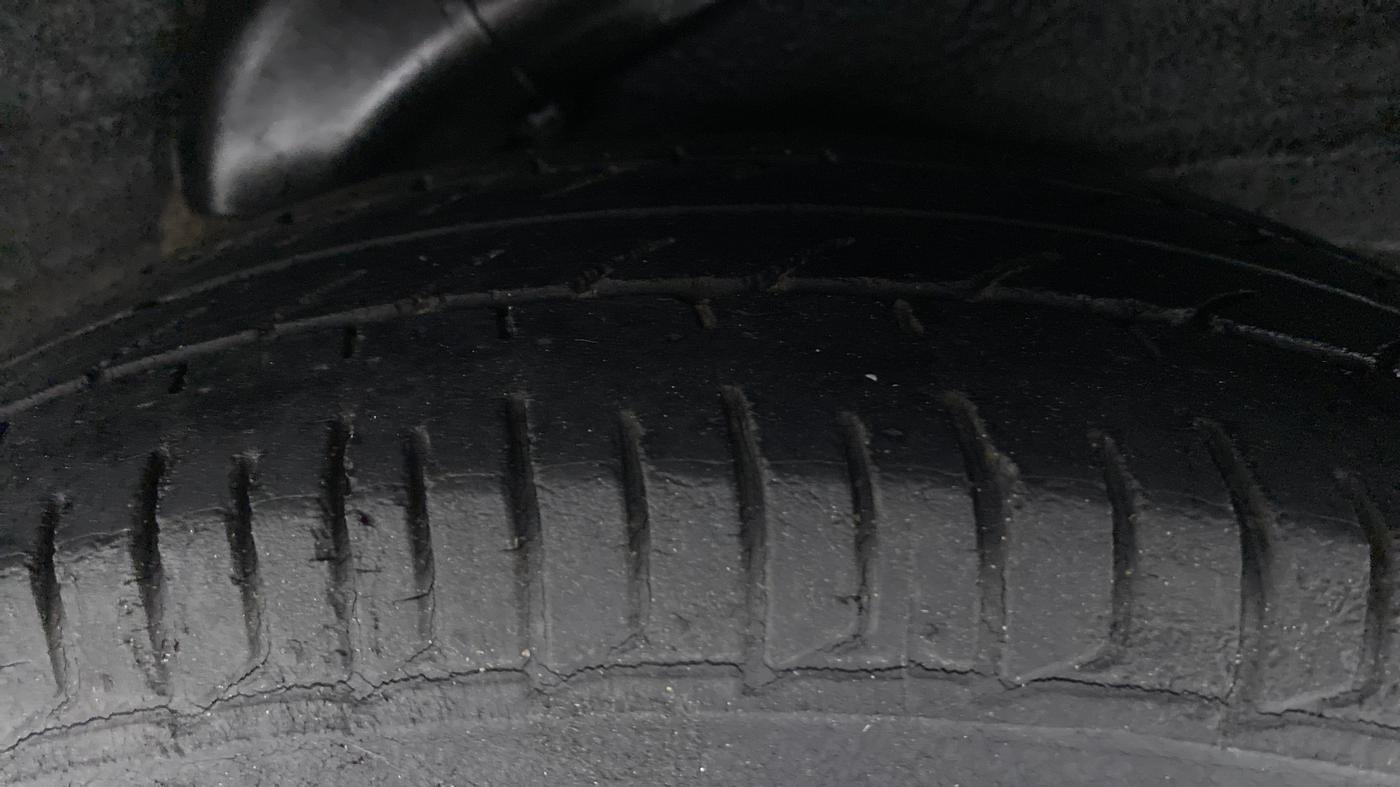 2011 Hyundai i10 MAGNA 1.2 KAPPA2, Petrol, Manual, 51,344 km, Left Rear Tyre Tread