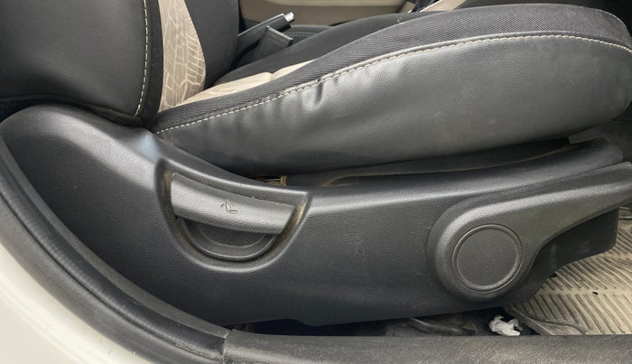 2014 Hyundai Grand i10 ASTA AT 1.2 KAPPA VTVT, Petrol, Automatic, 59,122 km, Driver Side Adjustment Panel