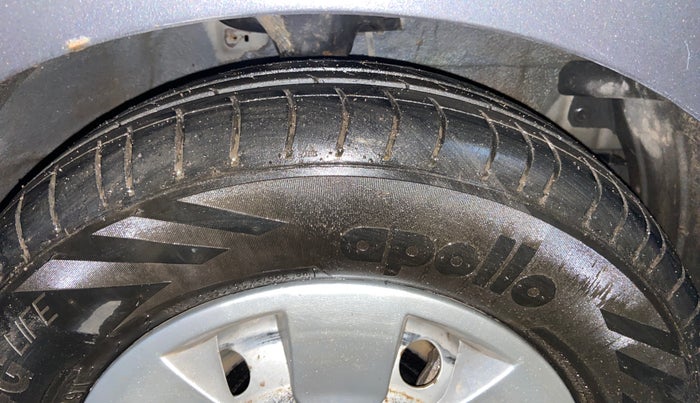 2013 Hyundai i10 ERA 1.1, CNG, Manual, 91,787 km, Right Front Tyre Tread