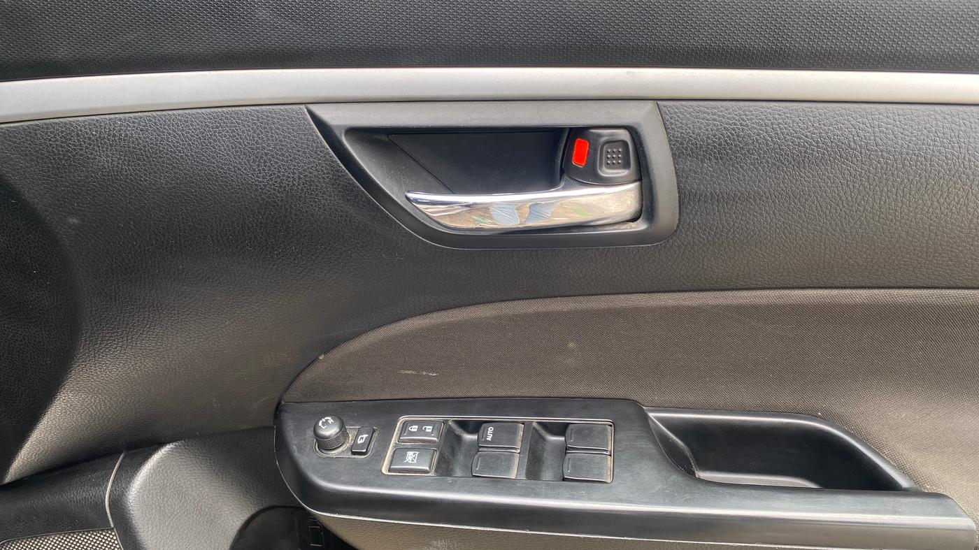 2015 Maruti Swift ZXI, Petrol, Manual, 54,581 km, Driver Side Door Panels Control