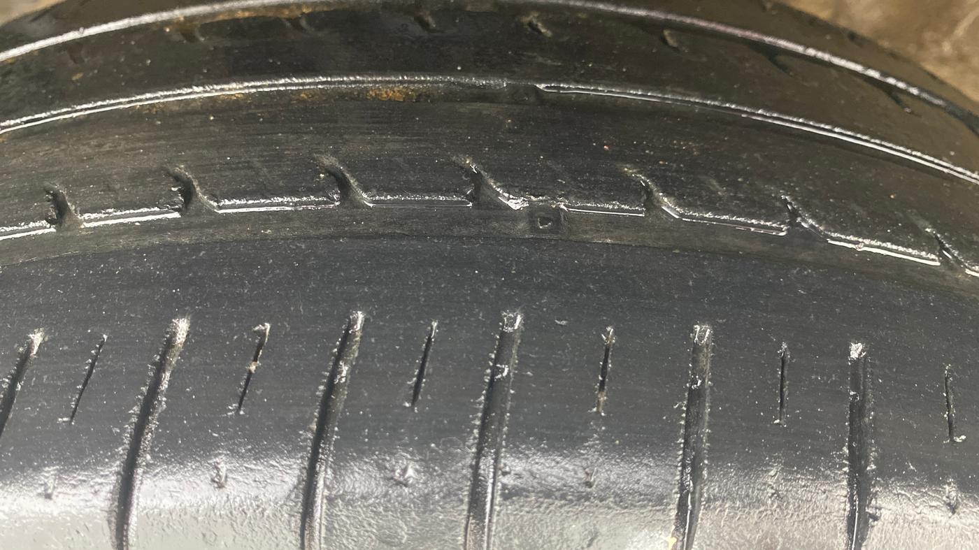 2015 Maruti Swift ZXI, Petrol, Manual, 54,581 km, Left Front Tyre Tread