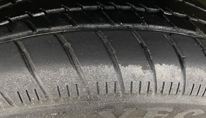 2017 Maruti Celerio VXI AMT, Petrol, Automatic, 39,343 km, Left Front Tyre Tread