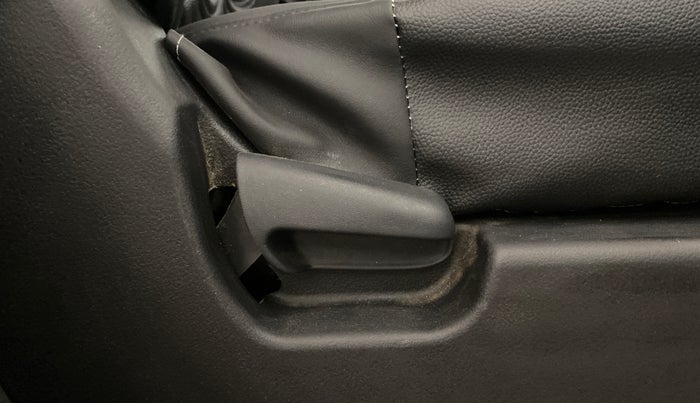 2015 Maruti Wagon R 1.0 LXI, CNG, Manual, 59,940 km, Driver Side Adjustment Panel