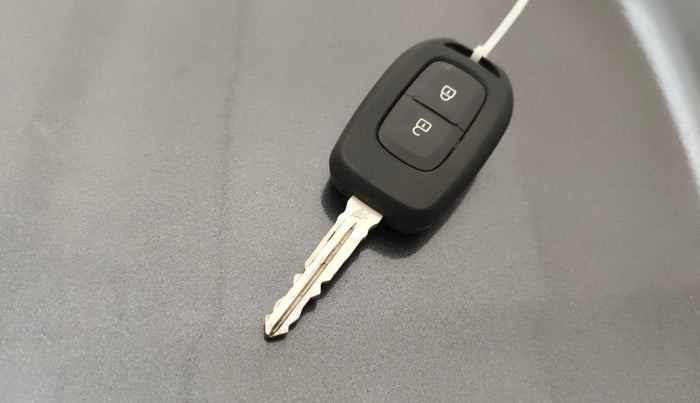 2019 Renault Duster RXS PETROL, Petrol, Manual, 57,795 km, Key Close Up