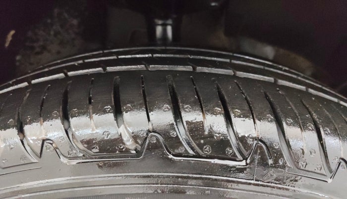 2019 Renault Duster RXS PETROL, Petrol, Manual, 57,795 km, Right Front Tyre Tread